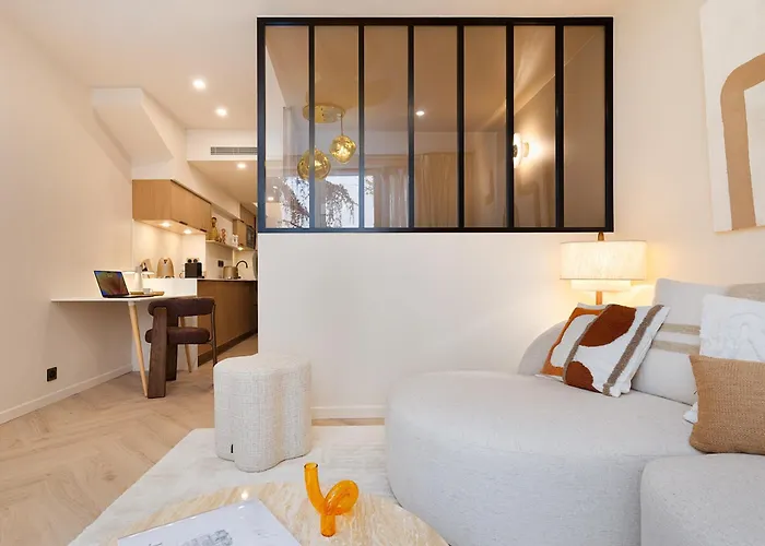 Cozystay - Luxury 1Br Champs Elysees París