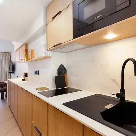 아파트 Cozystay - Luxury 1Br Champs Elysees 파리