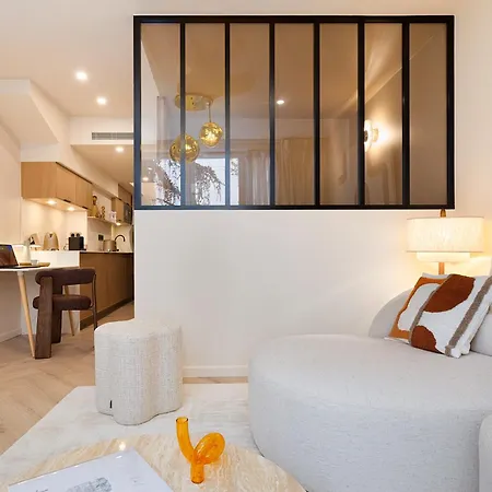Cozystay - Luxury 1Br Champs Elysees 파리