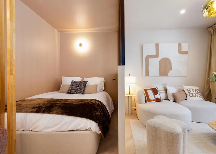 Cozystay - Luxury 1Br Champs Elysees Daire