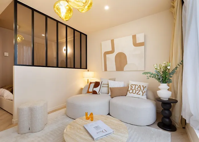 Cozystay - Luxury 1Br Champs Elysees باريس